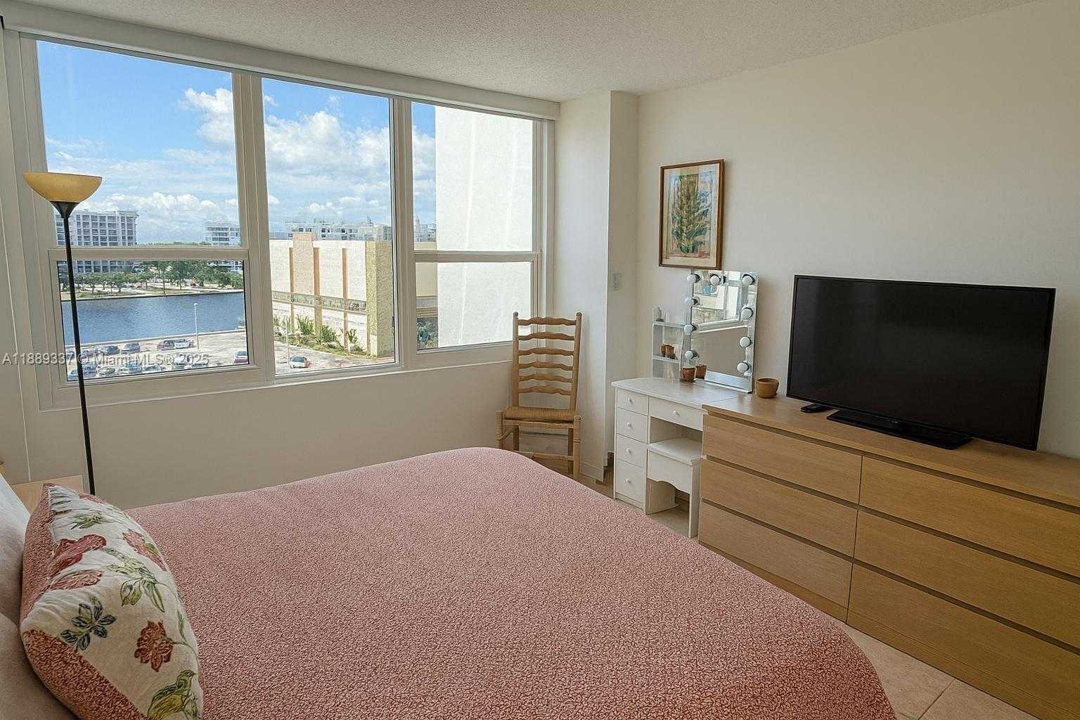 Small Image of 3505 SOUTH OCEAN DR #601, Hollywood Number 10