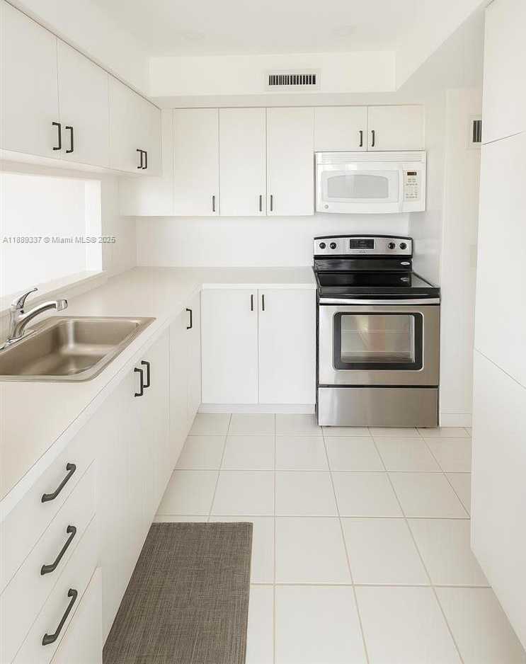 Small Image of 3505 SOUTH OCEAN DR #601, Hollywood Number 5