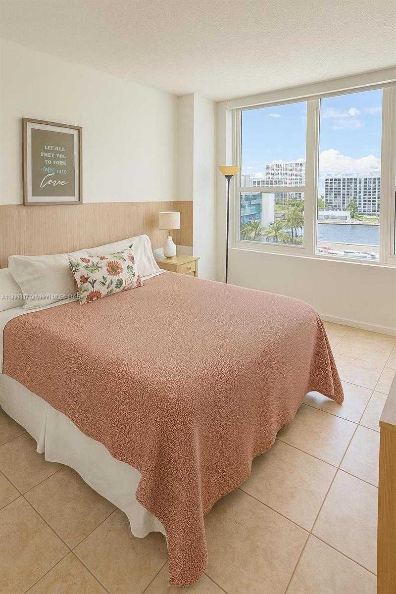Small Image of 3505 SOUTH OCEAN DR #601, Hollywood Number 9