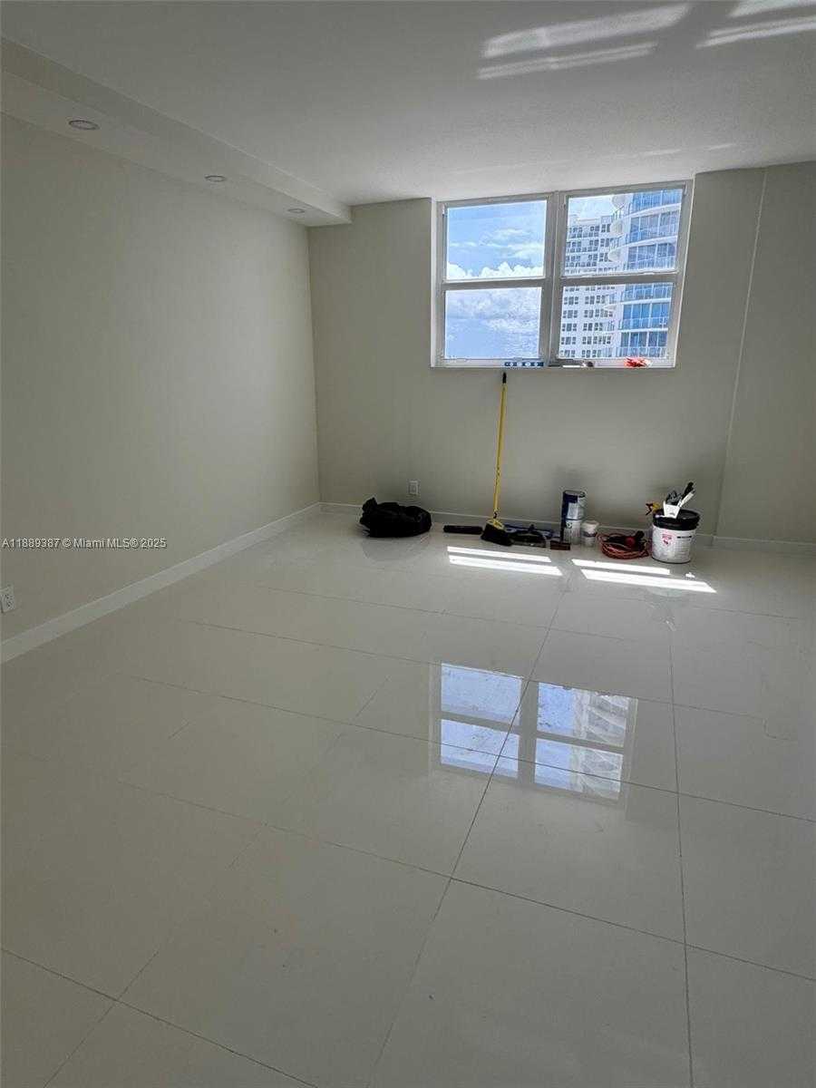 Small Image of 3001 SOUTH OCEAN DR #511, Hollywood Number 5
