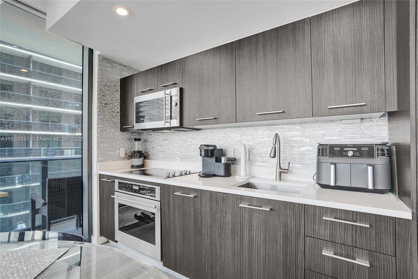 Small Image of 55 SOUTH WEST 9TH ST #2201, Miami Number 10