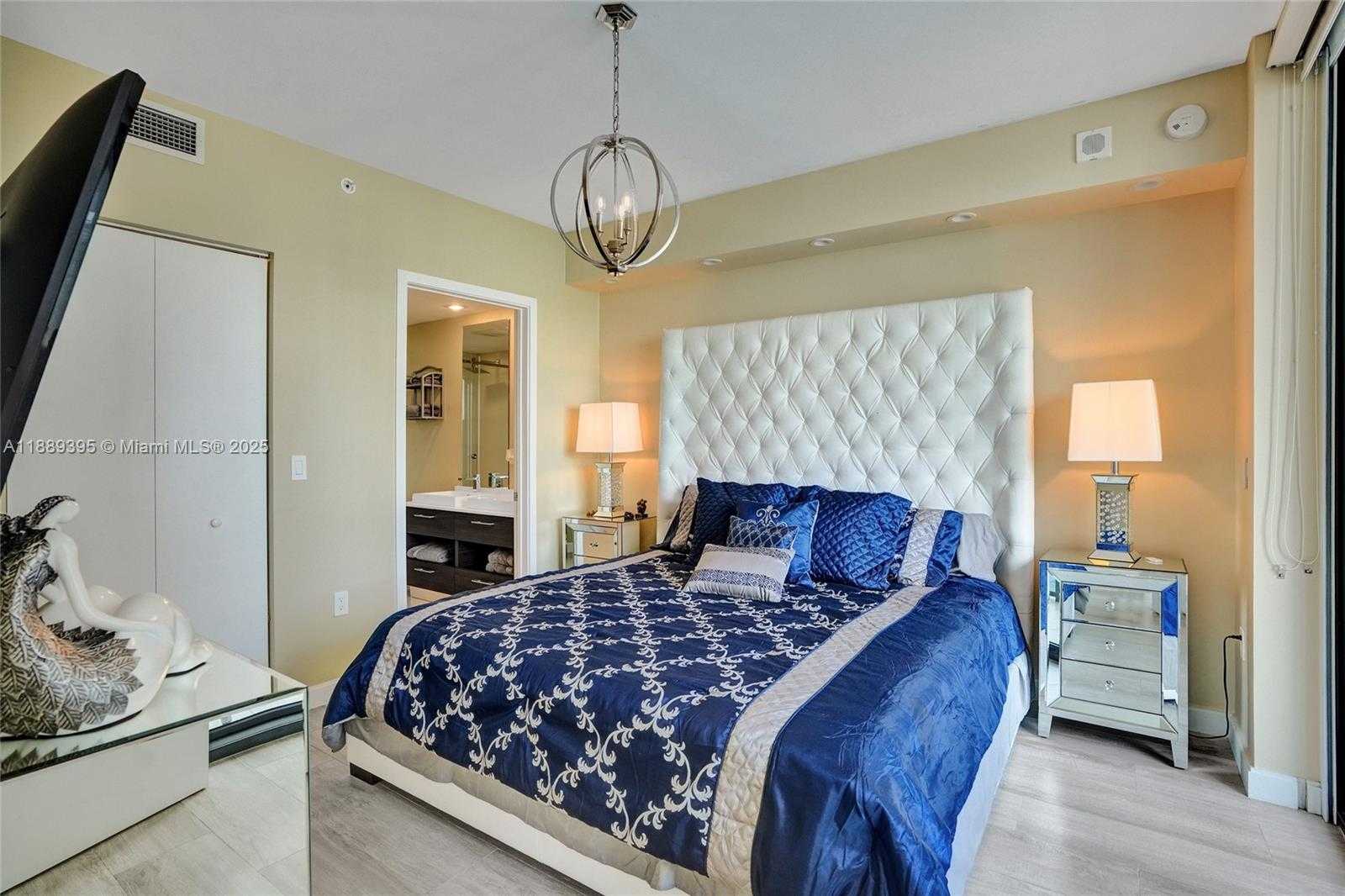 Small Image of 55 SOUTH WEST 9TH ST #2201, Miami Number 12