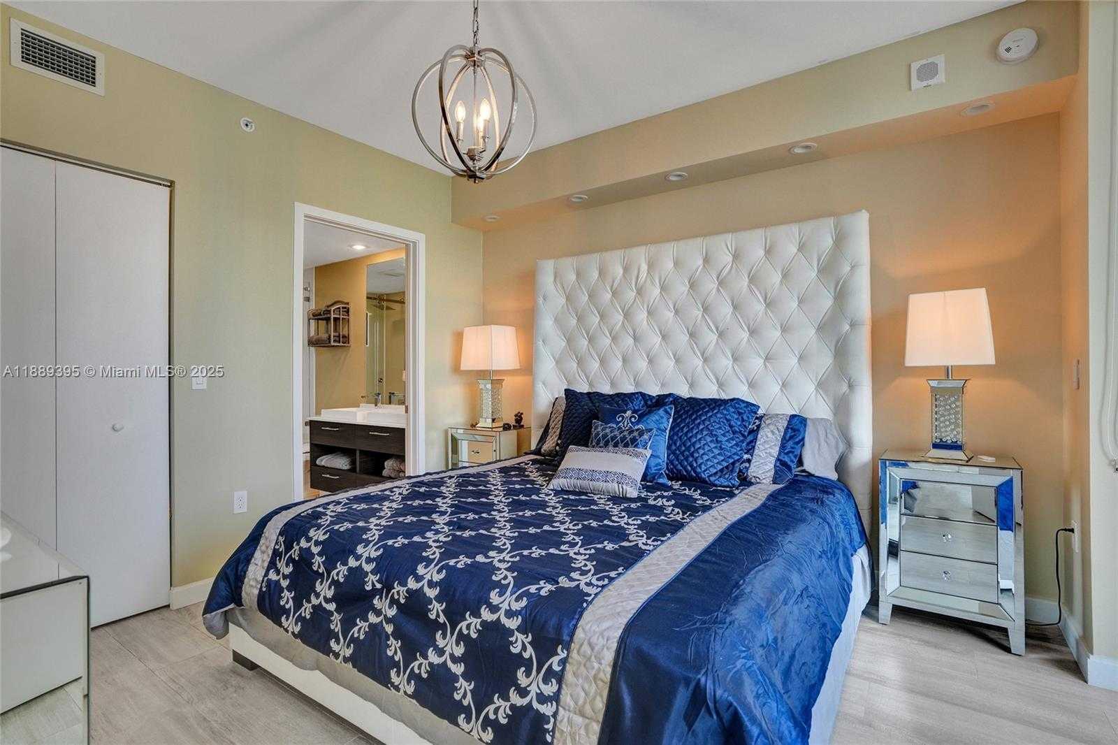 Small Image of 55 SOUTH WEST 9TH ST #2201, Miami Number 13