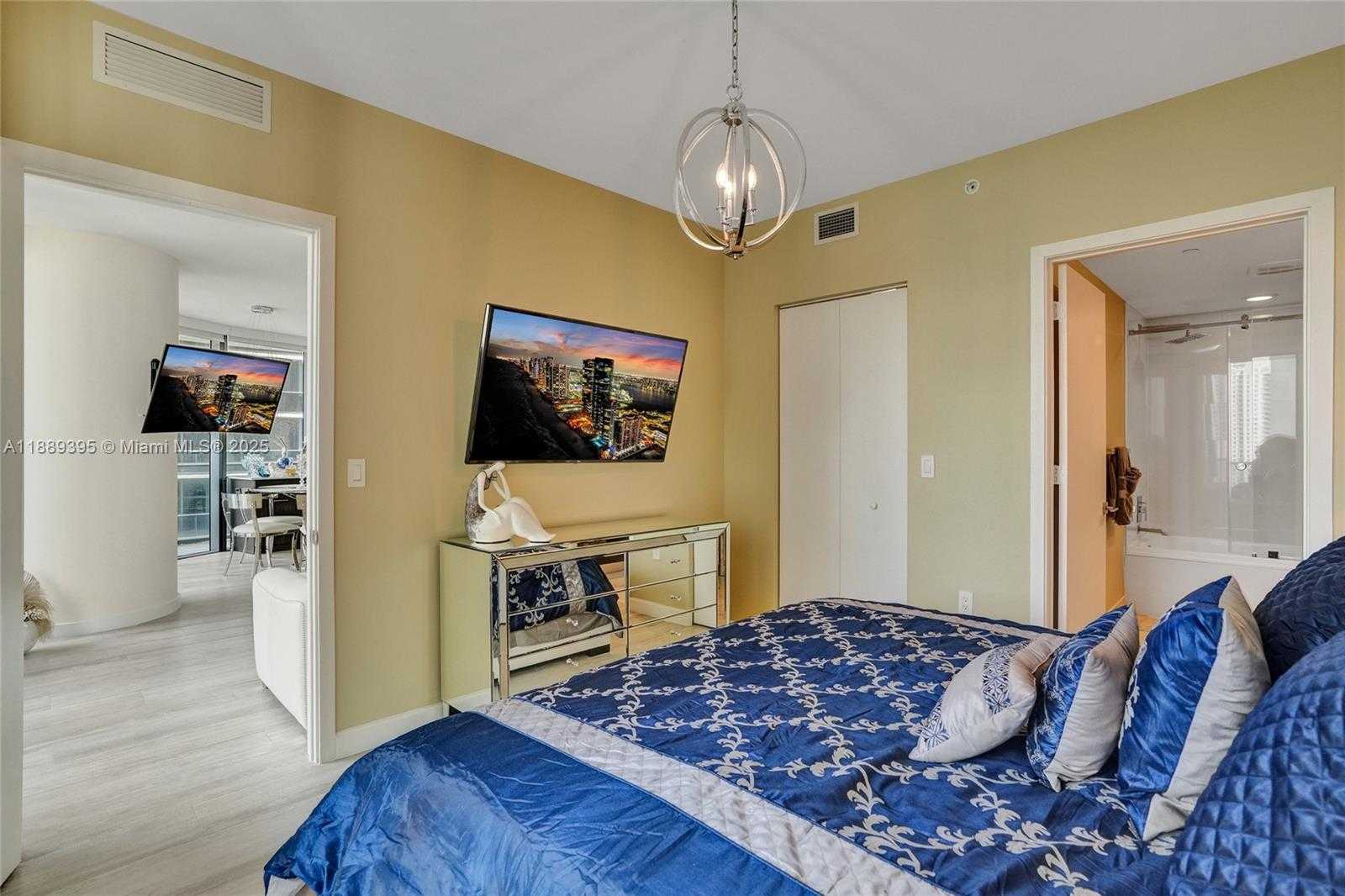 Small Image of 55 SOUTH WEST 9TH ST #2201, Miami Number 14