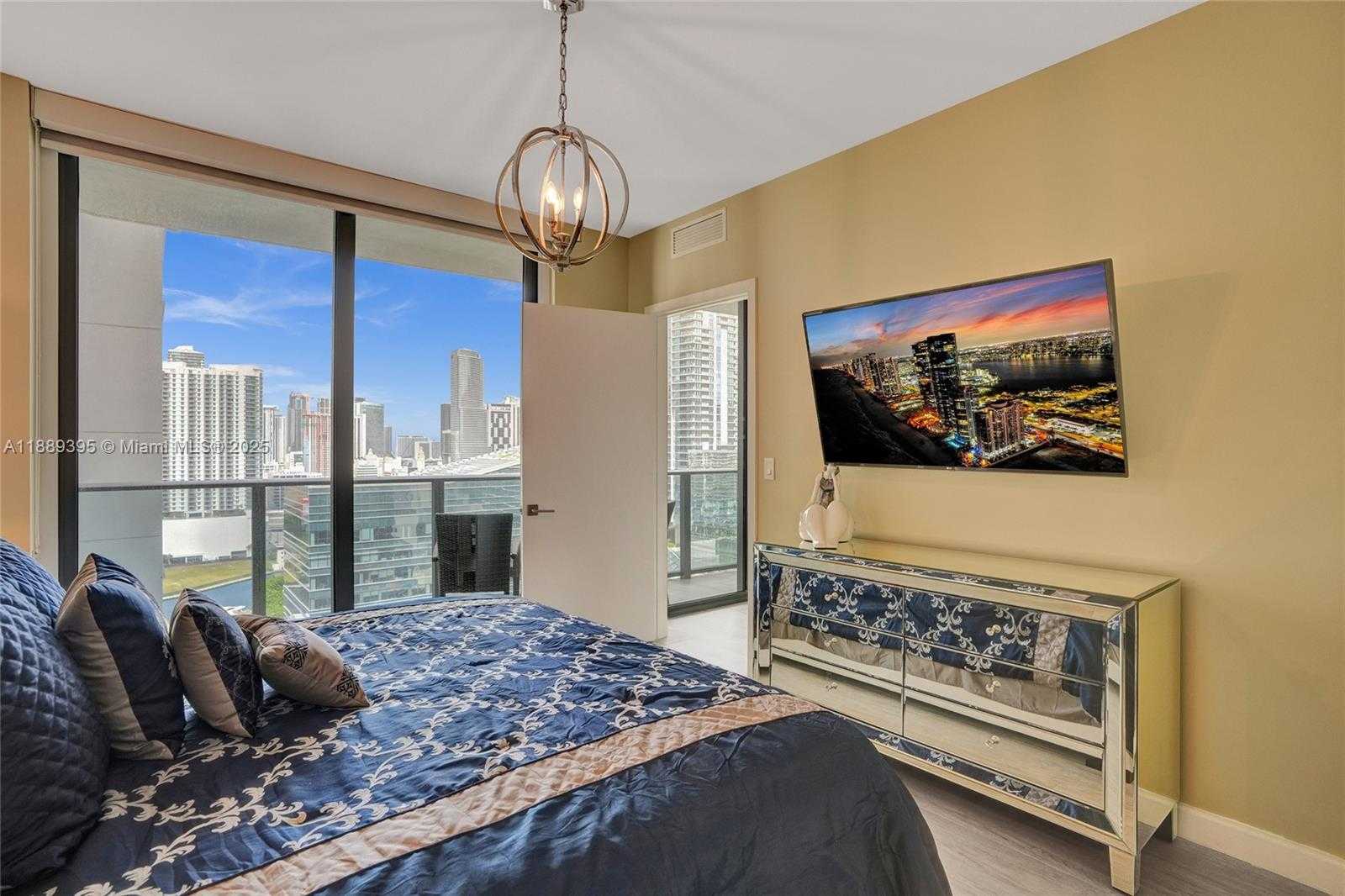 Small Image of 55 SOUTH WEST 9TH ST #2201, Miami Number 15
