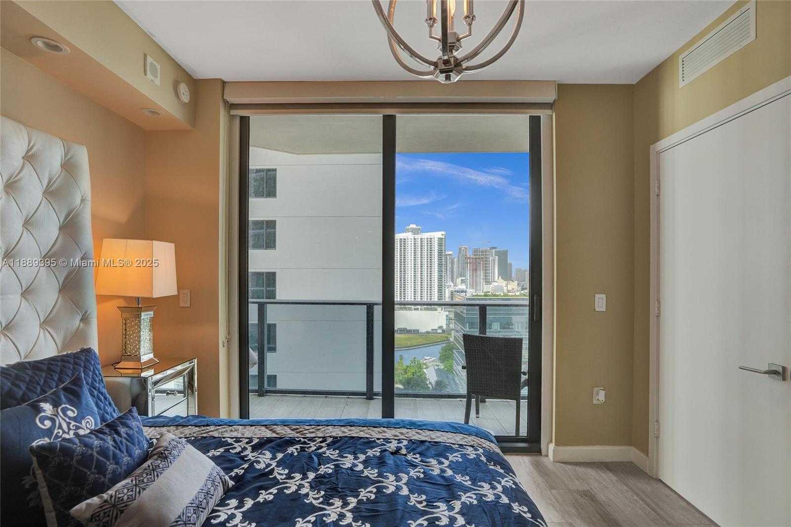 Small Image of 55 SOUTH WEST 9TH ST #2201, Miami Number 16
