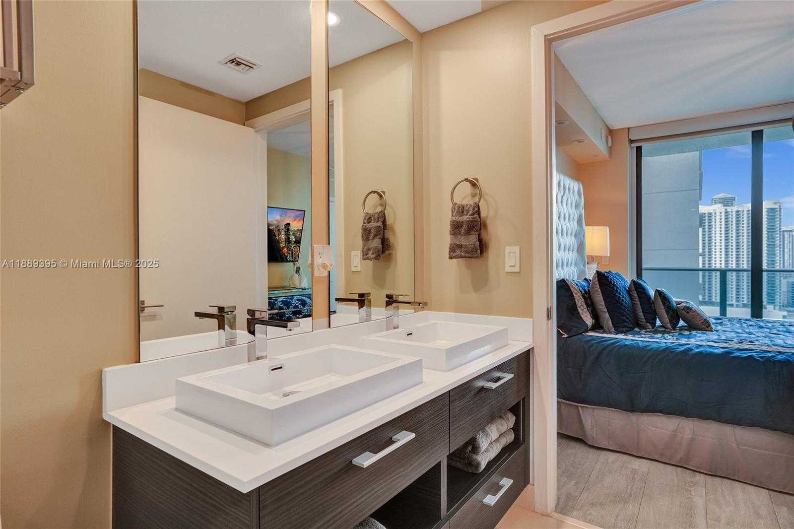 Small Image of 55 SOUTH WEST 9TH ST #2201, Miami Number 19