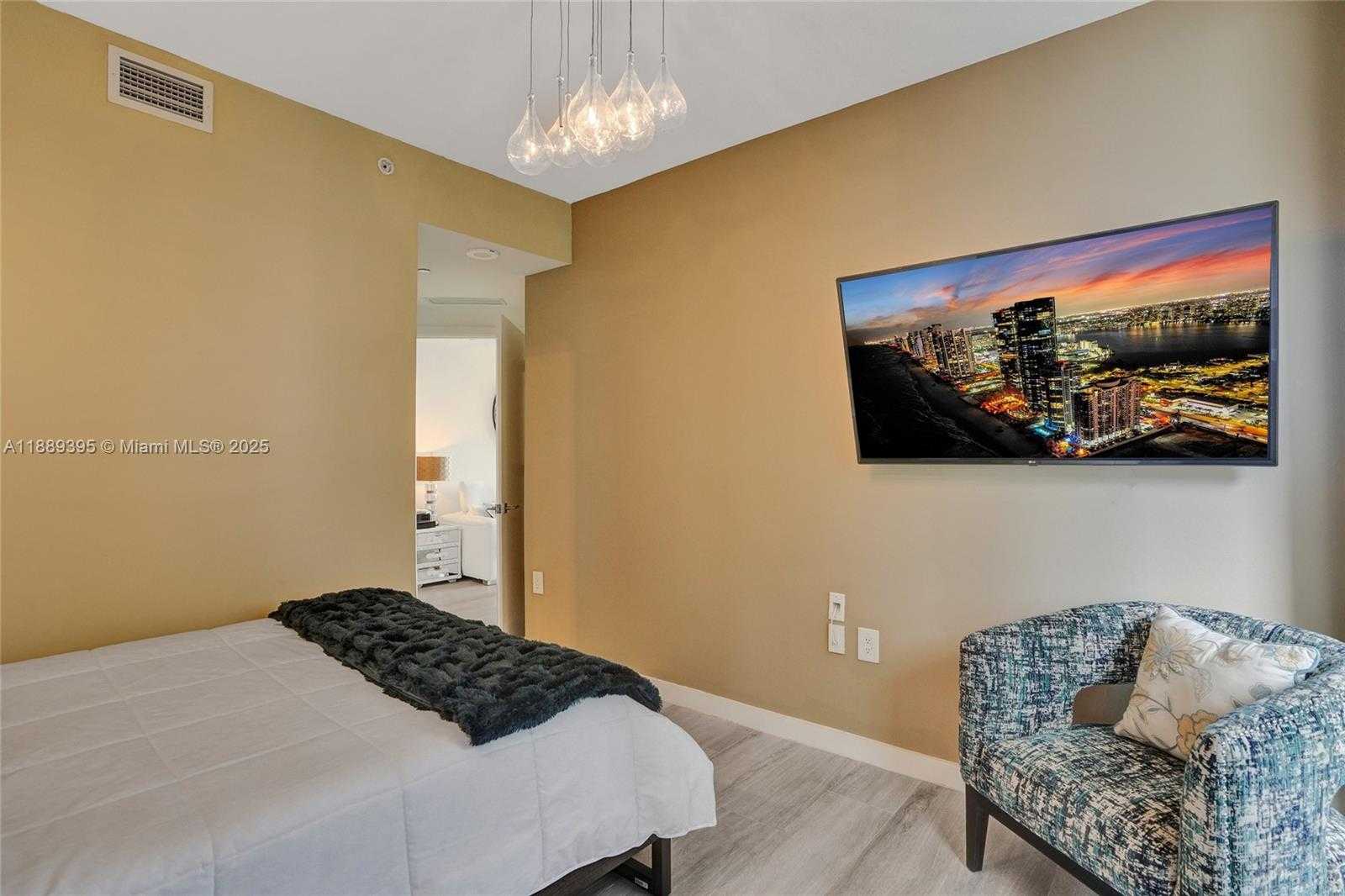 Small Image of 55 SOUTH WEST 9TH ST #2201, Miami Number 23