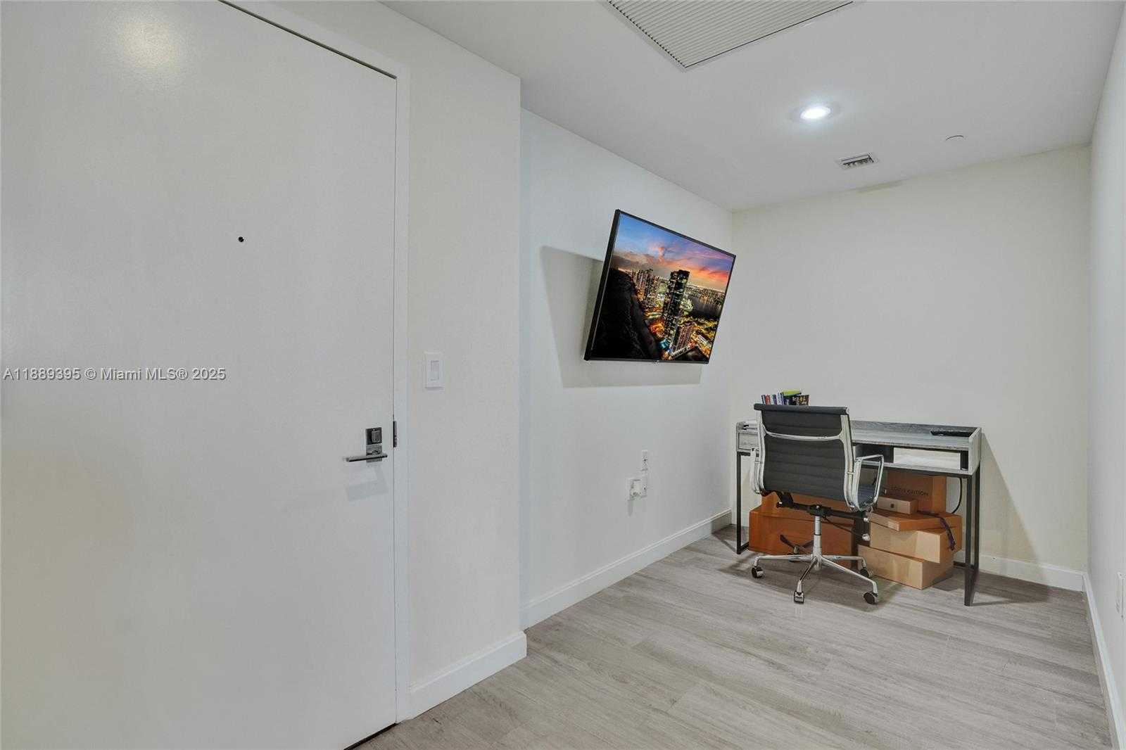 Small Image of 55 SOUTH WEST 9TH ST #2201, Miami Number 28