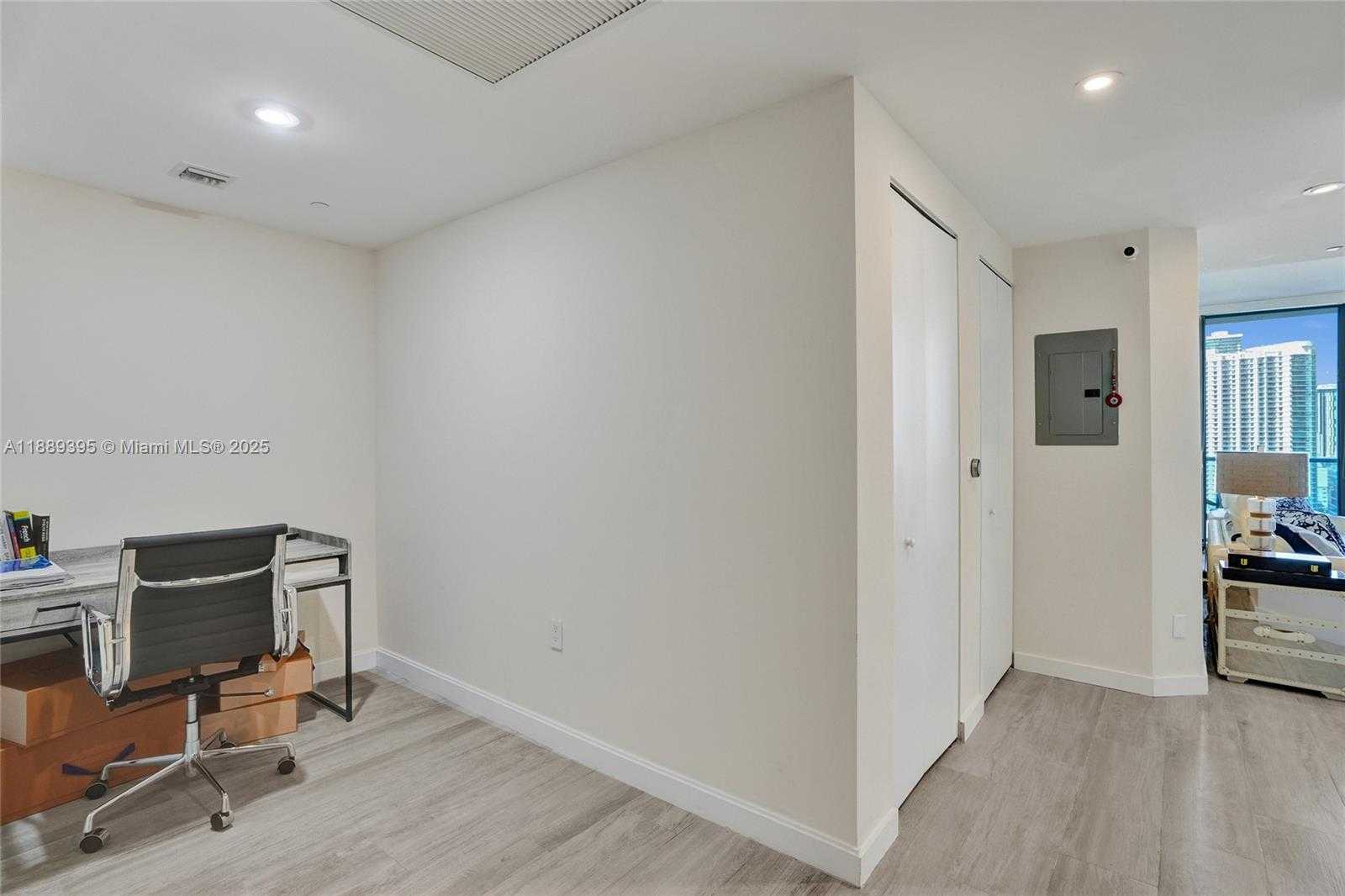 Small Image of 55 SOUTH WEST 9TH ST #2201, Miami Number 29