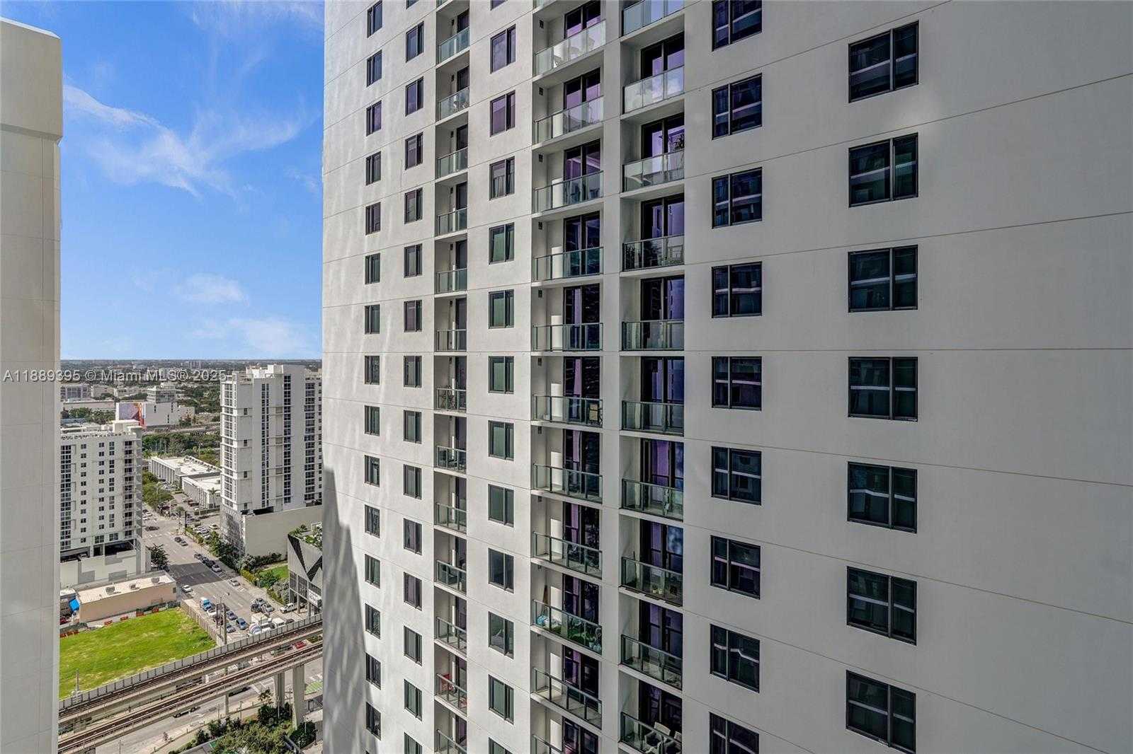 Small Image of 55 SOUTH WEST 9TH ST #2201, Miami Number 31
