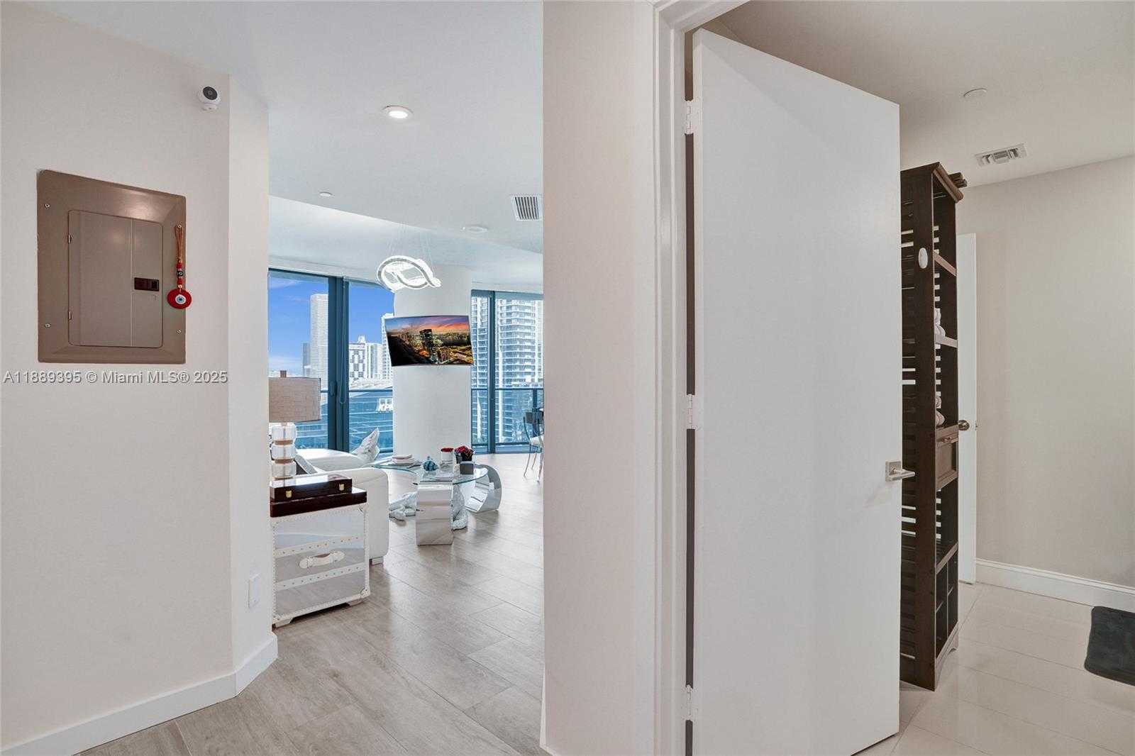 Small Image of 55 SOUTH WEST 9TH ST #2201, Miami Number 37