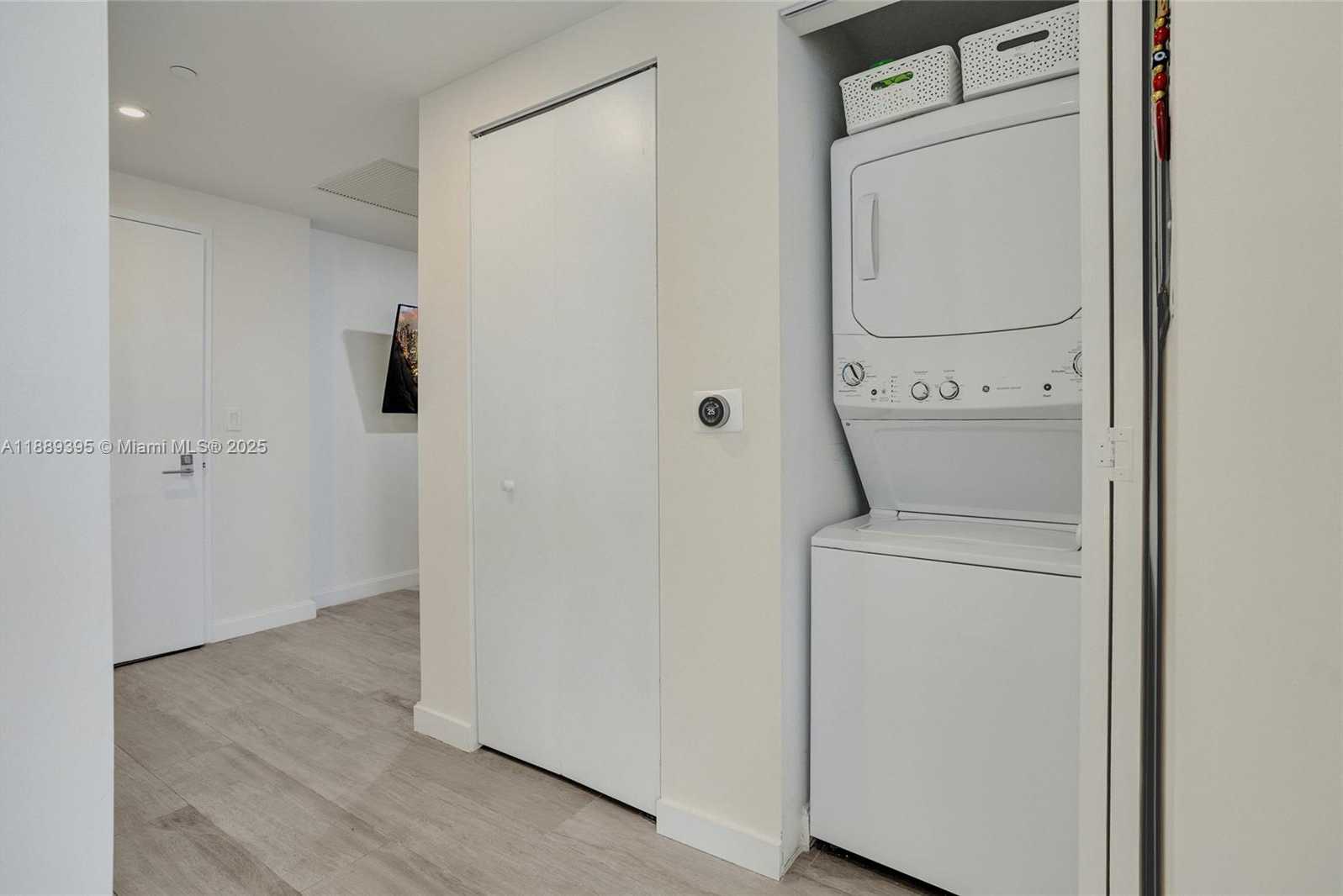 Small Image of 55 SOUTH WEST 9TH ST #2201, Miami Number 38