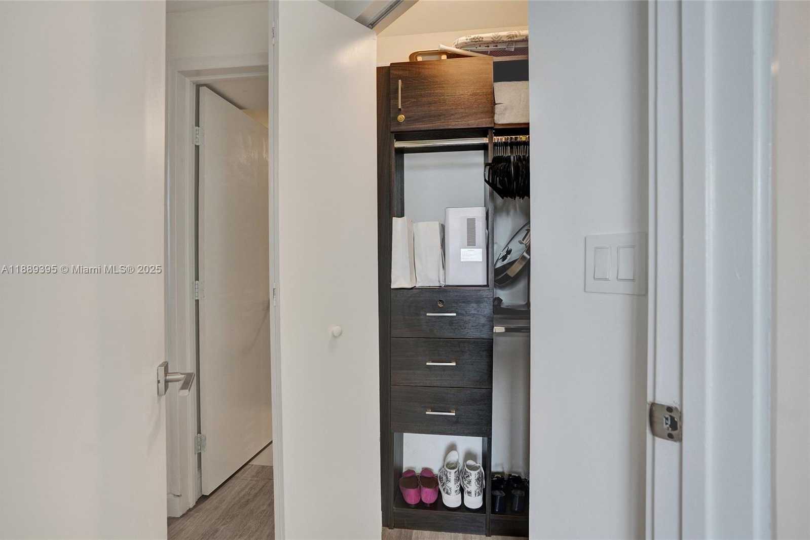 Small Image of 55 SOUTH WEST 9TH ST #2201, Miami Number 40