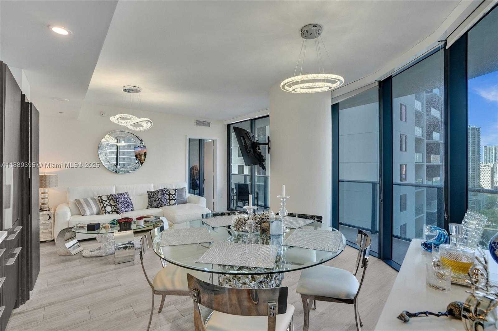 Small Image of 55 SOUTH WEST 9TH ST #2201, Miami Number 6