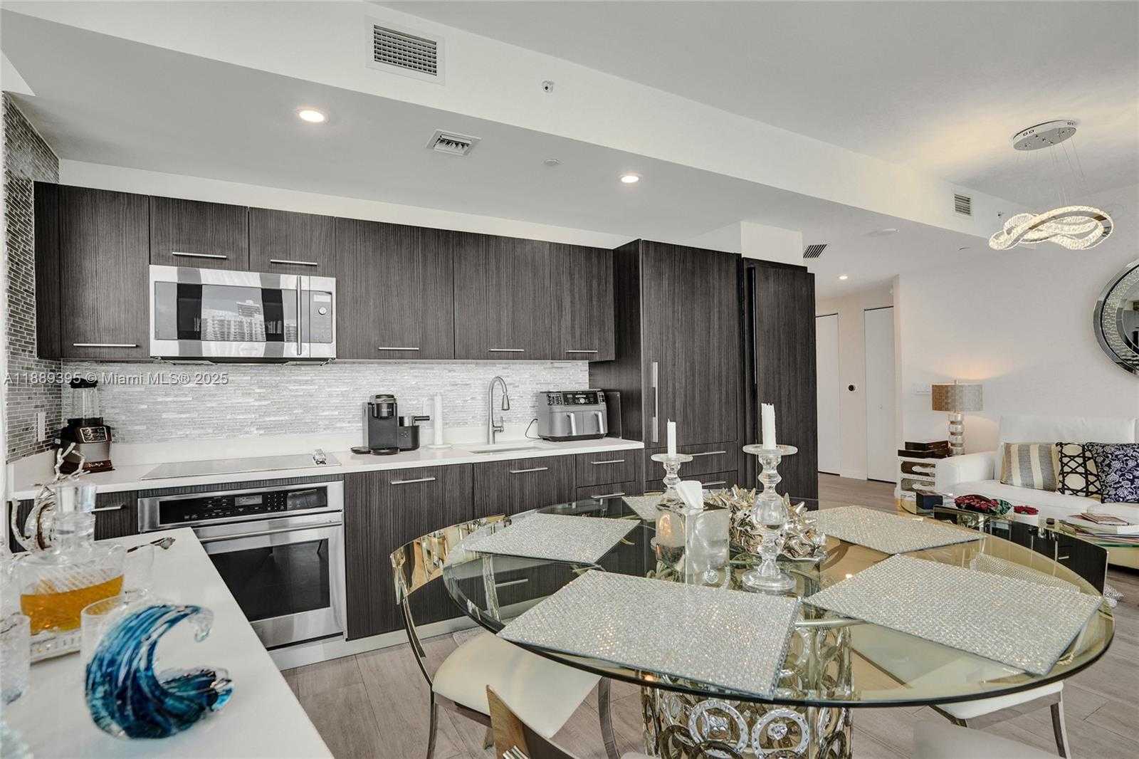 Small Image of 55 SOUTH WEST 9TH ST #2201, Miami Number 8