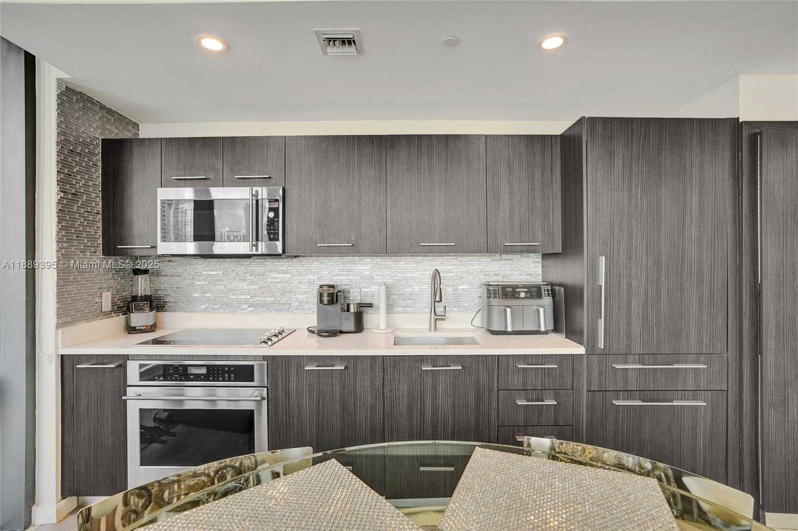 Small Image of 55 SOUTH WEST 9TH ST #2201, Miami Number 9