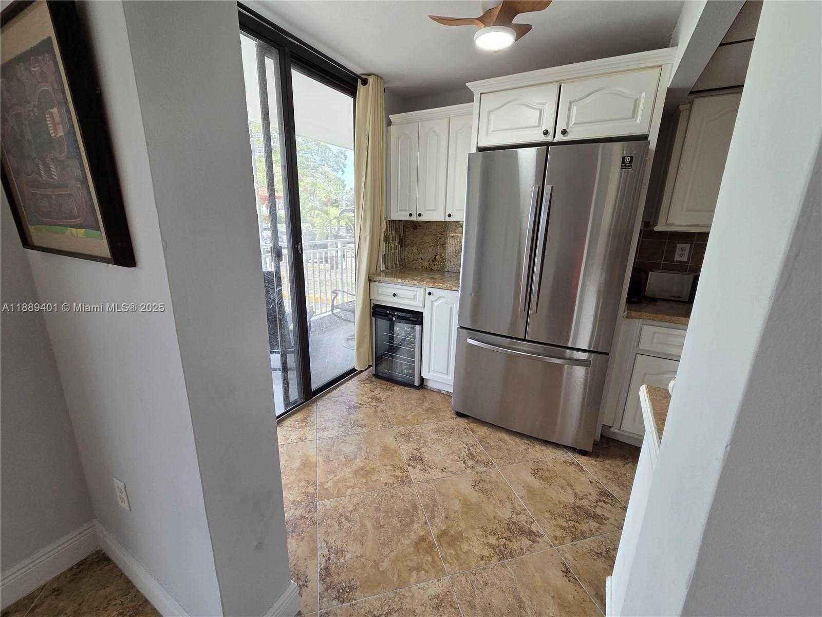 Small Image of 210 174 #L18, Sunny Isles Beach Number 10