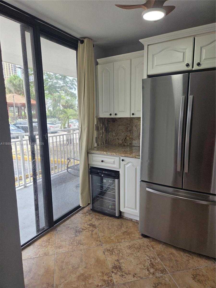 Small Image of 210 174 #L18, Sunny Isles Beach Number 11