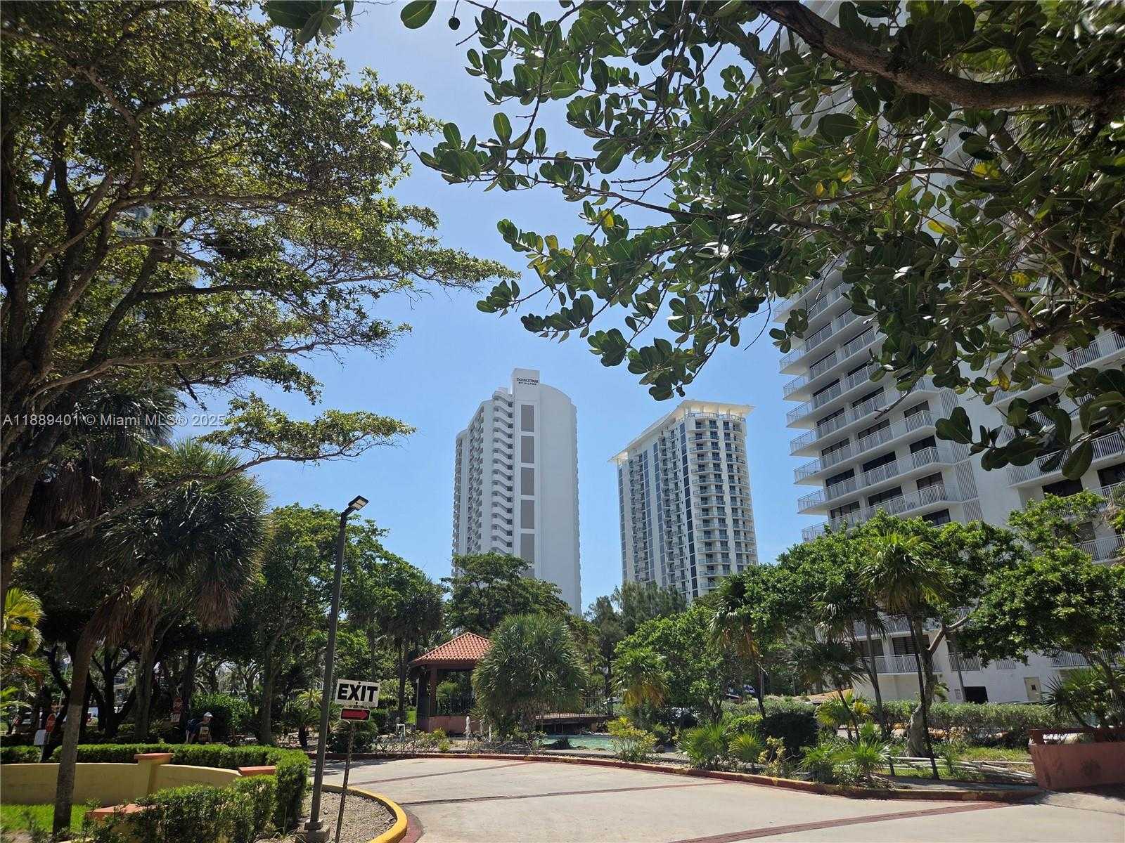 Small Image of 210 174 #L18, Sunny Isles Beach Number 42