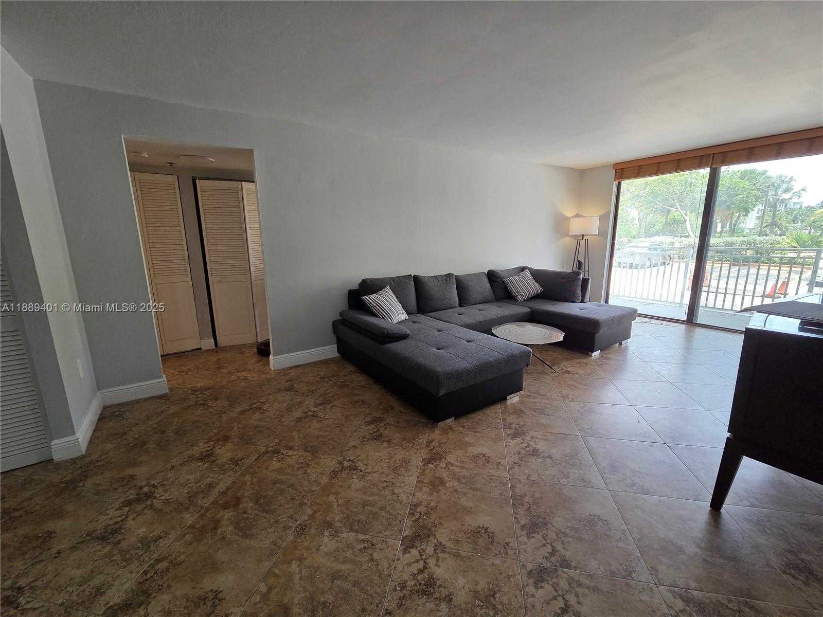 Small Image of 210 174 #L18, Sunny Isles Beach Number 5