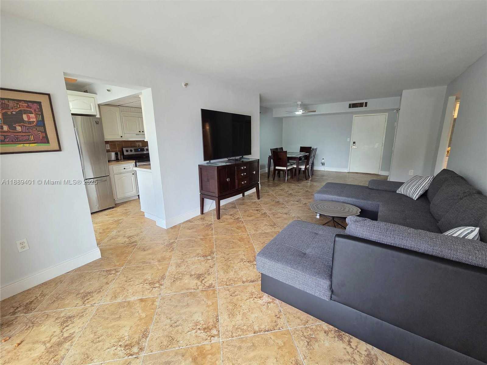 Small Image of 210 174 #L18, Sunny Isles Beach Number 6