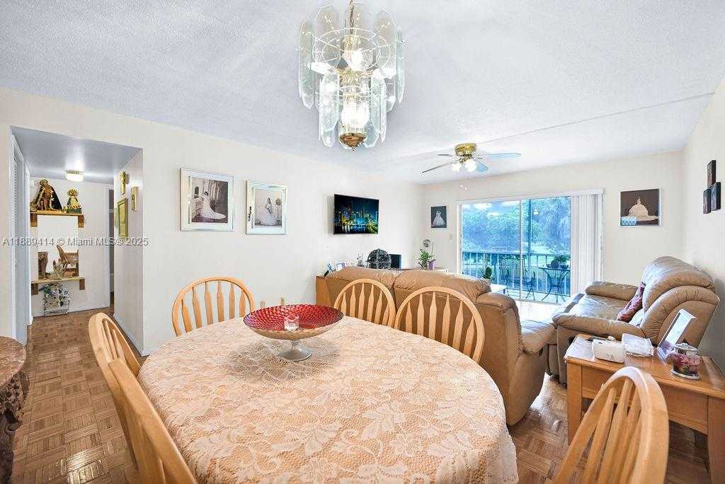 Small Image of 4800 HILLCREST LN #210, Hollywood Number 9