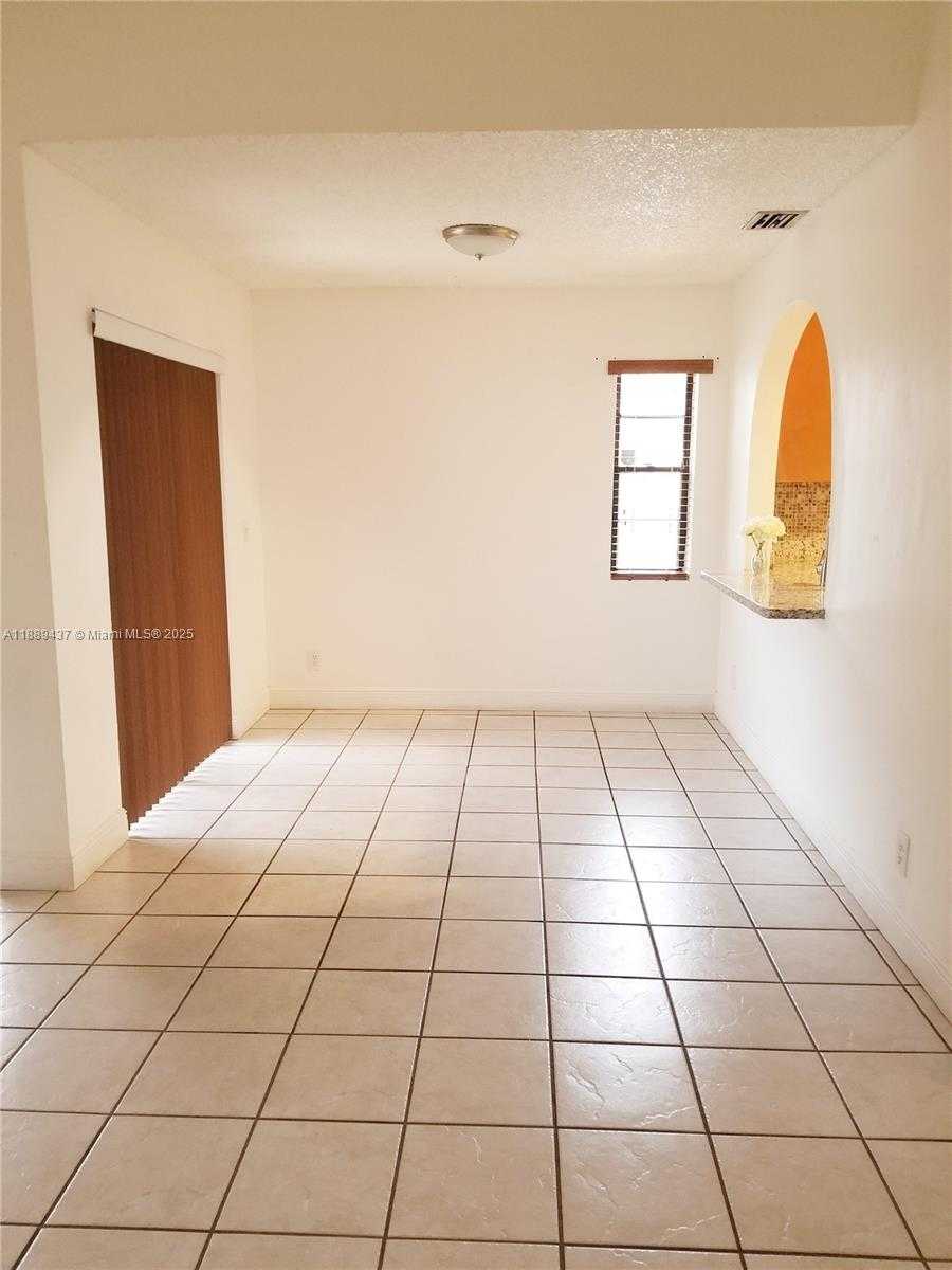 Small Image of 17298 NORTH WEST 60TH CT, Hialeah Number 10