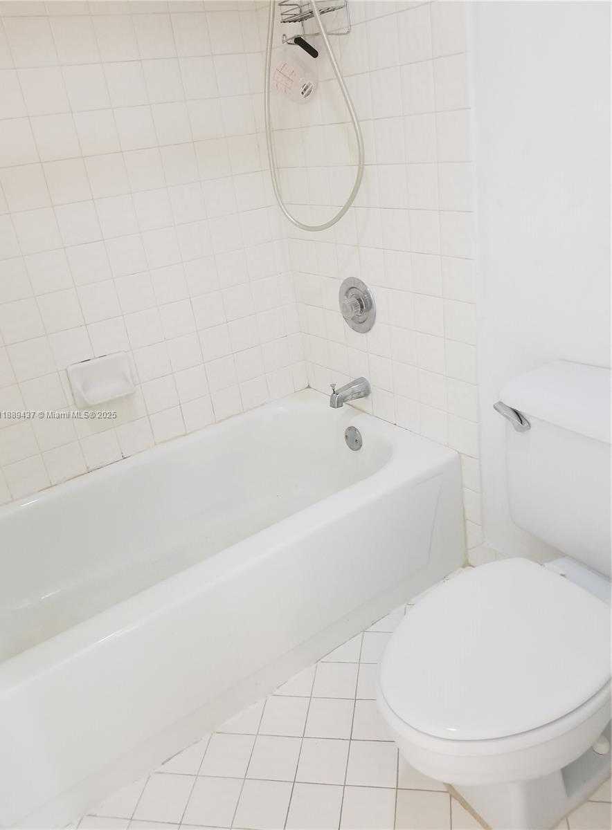 Small Image of 17298 NORTH WEST 60TH CT, Hialeah Number 13