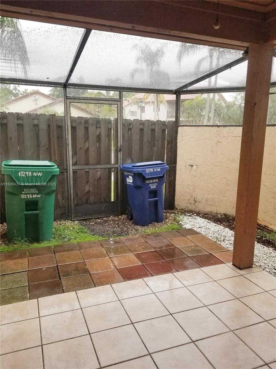 Small Image of 17298 NORTH WEST 60TH CT, Hialeah Number 16