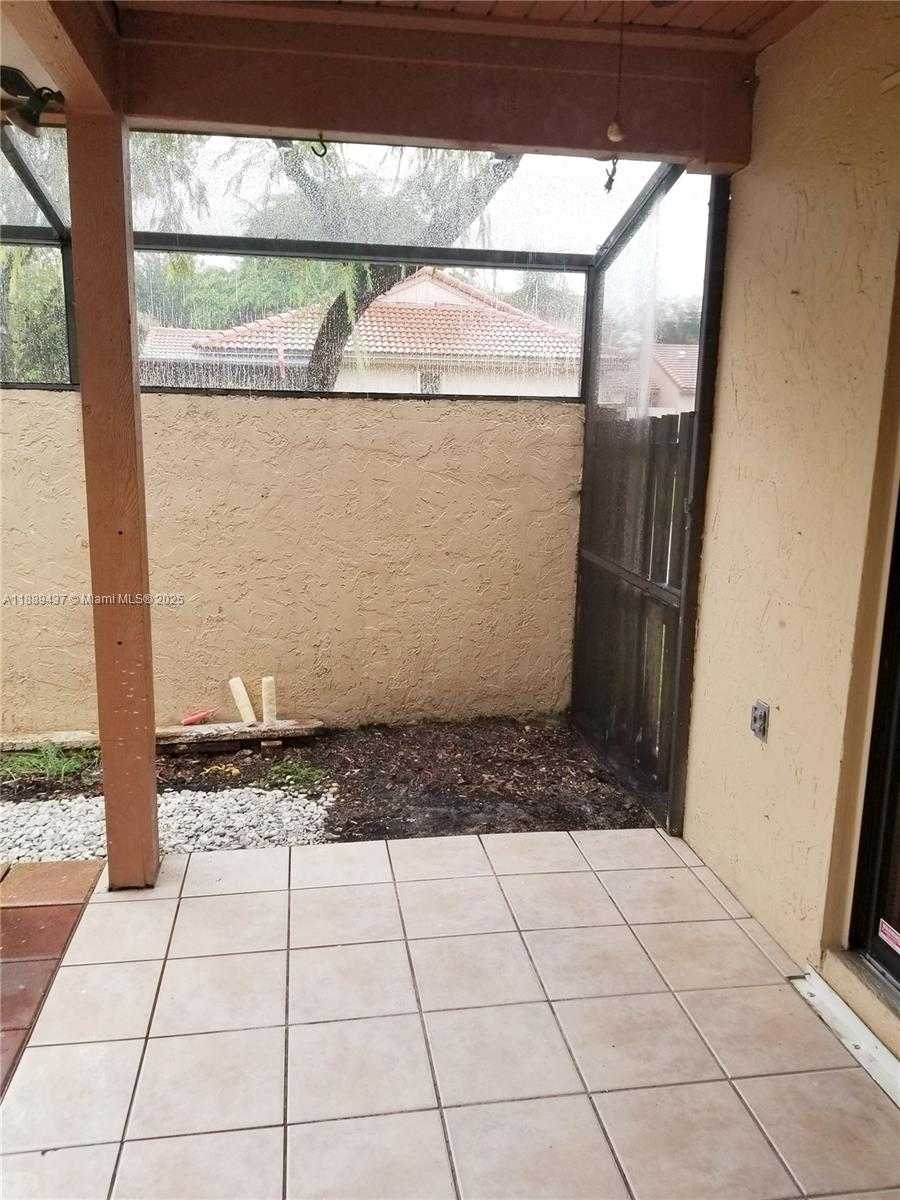 Small Image of 17298 NORTH WEST 60TH CT, Hialeah Number 18