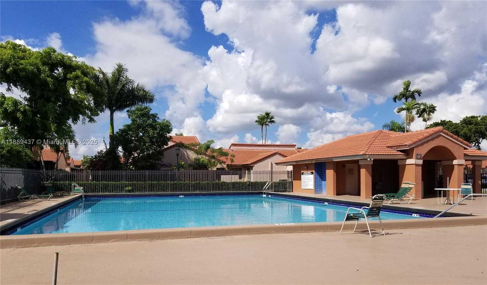 Small Image of 17298 NORTH WEST 60TH CT, Hialeah Number 20