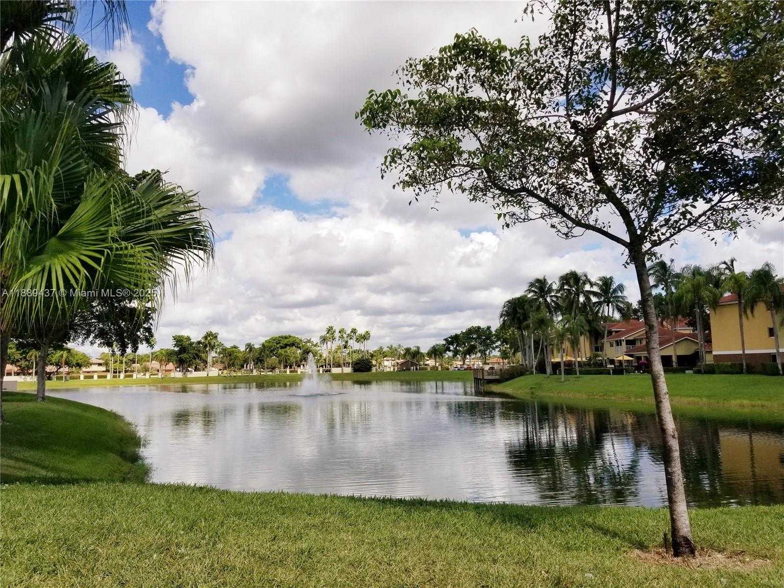 Small Image of 17298 NORTH WEST 60TH CT, Hialeah Number 21