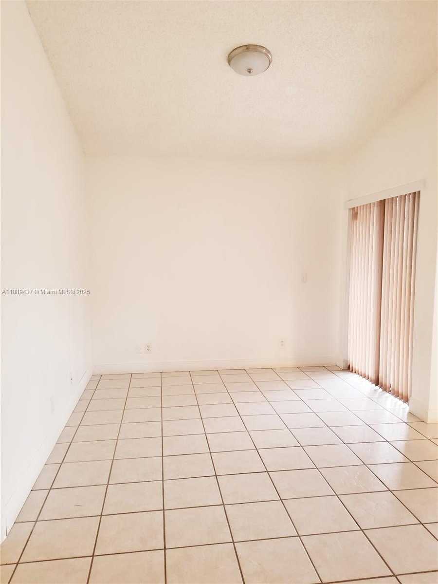 Small Image of 17298 NORTH WEST 60TH CT, Hialeah Number 9