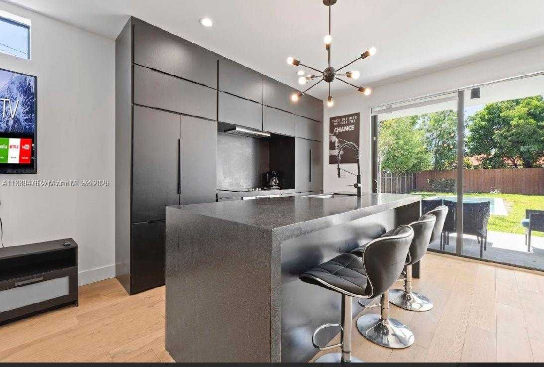 Small Image of 3174 SOUTH WEST 23RD TER, Miami Number 13