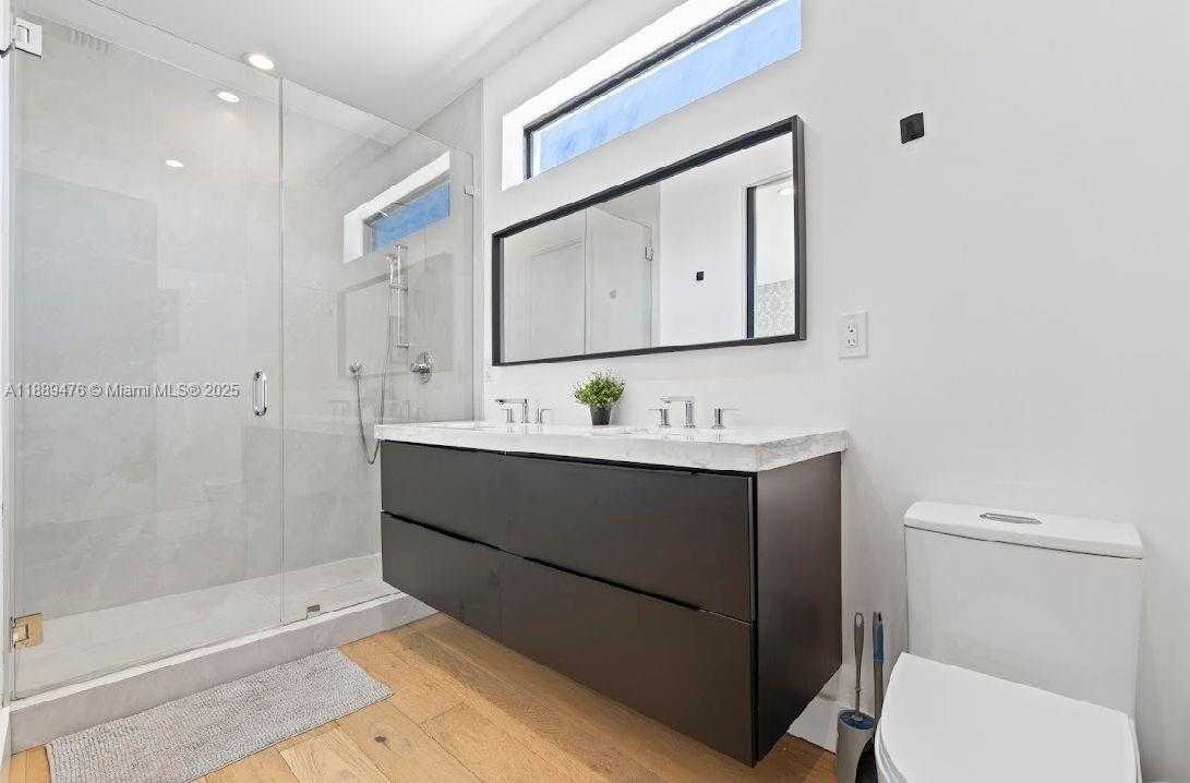 Small Image of 3174 SOUTH WEST 23RD TER, Miami Number 14