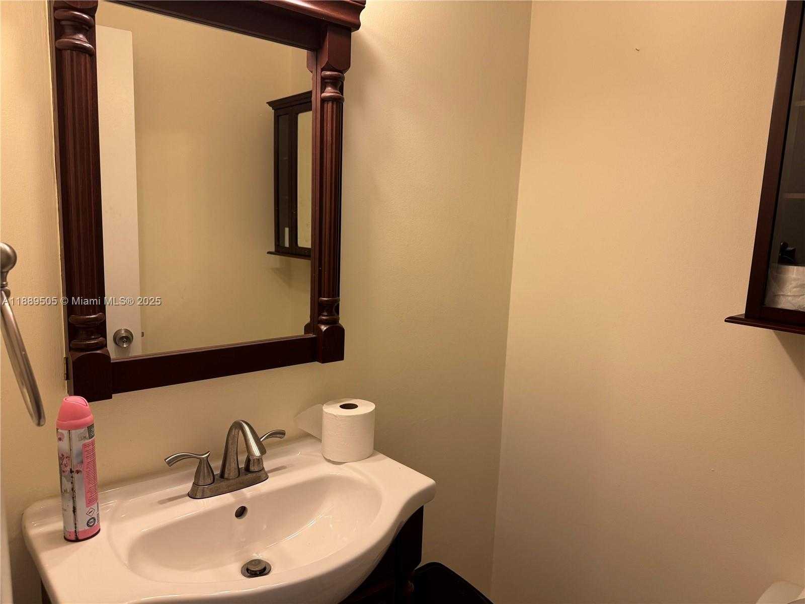 Small Image of 1985 SOUTH OCEAN DR #15A, Hallandale Beach Number 11