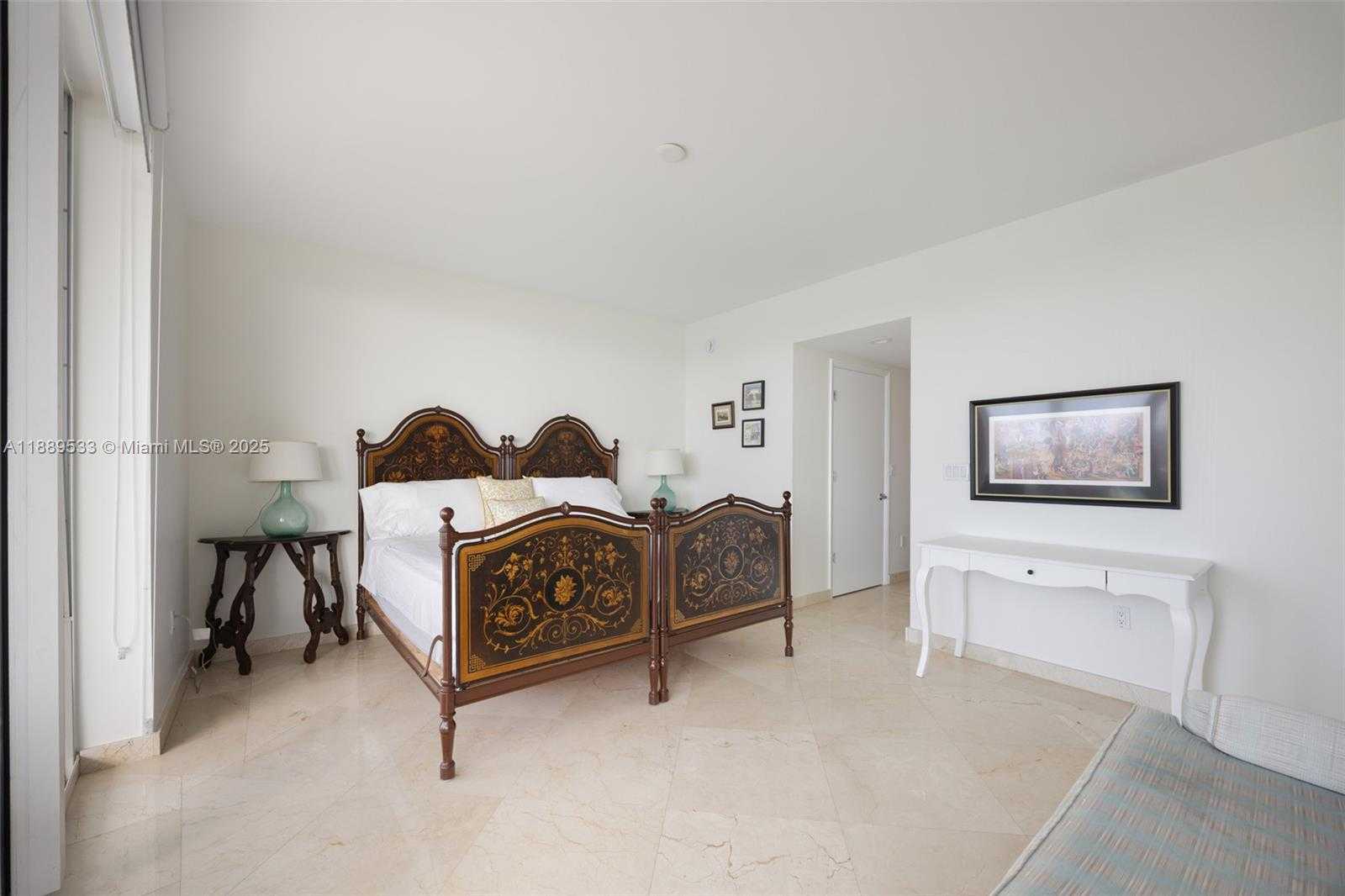 Small Image of 1000 SOUTH POINTE DR #703, Miami Beach Number 24