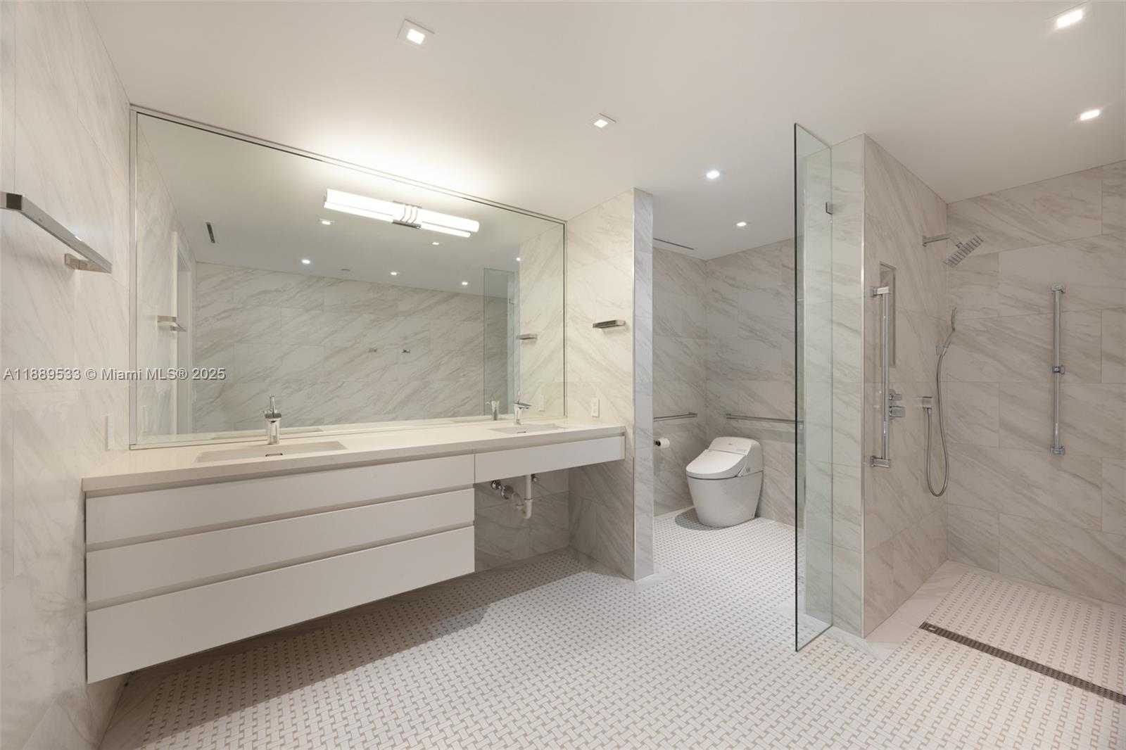 Small Image of 1000 SOUTH POINTE DR #703, Miami Beach Number 27