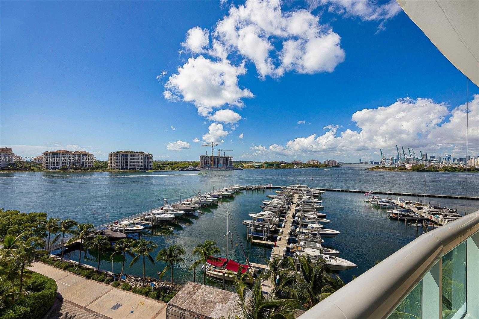 Small Image of 1000 SOUTH POINTE DR #703, Miami Beach Number 4