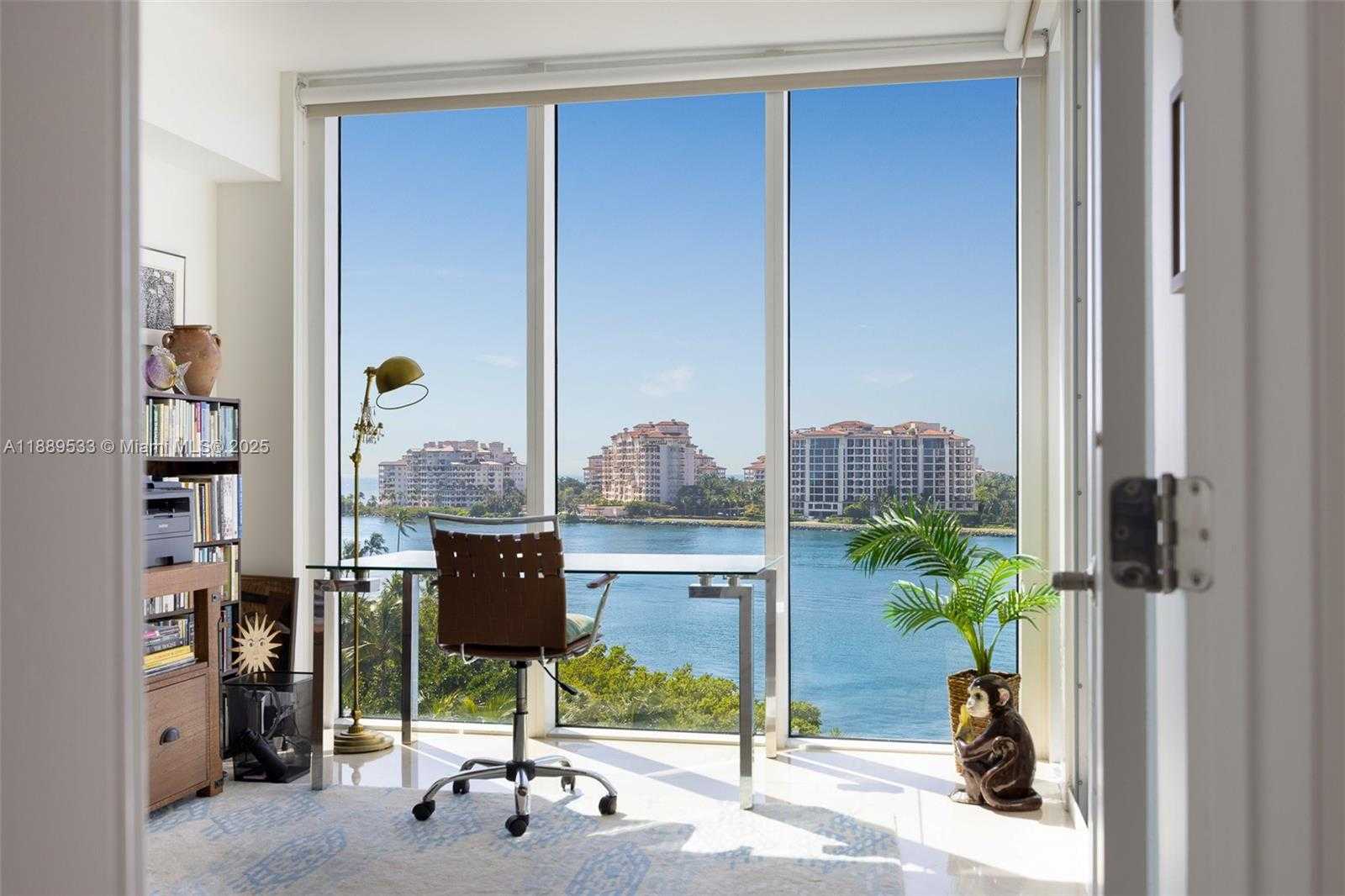 Small Image of 1000 SOUTH POINTE DR #703, Miami Beach Number 7