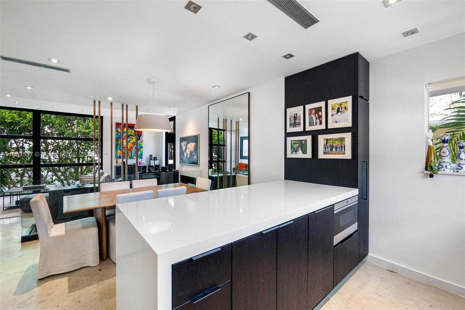 Small Image of 1024 LENOX AVE #8, Miami Beach Number 11