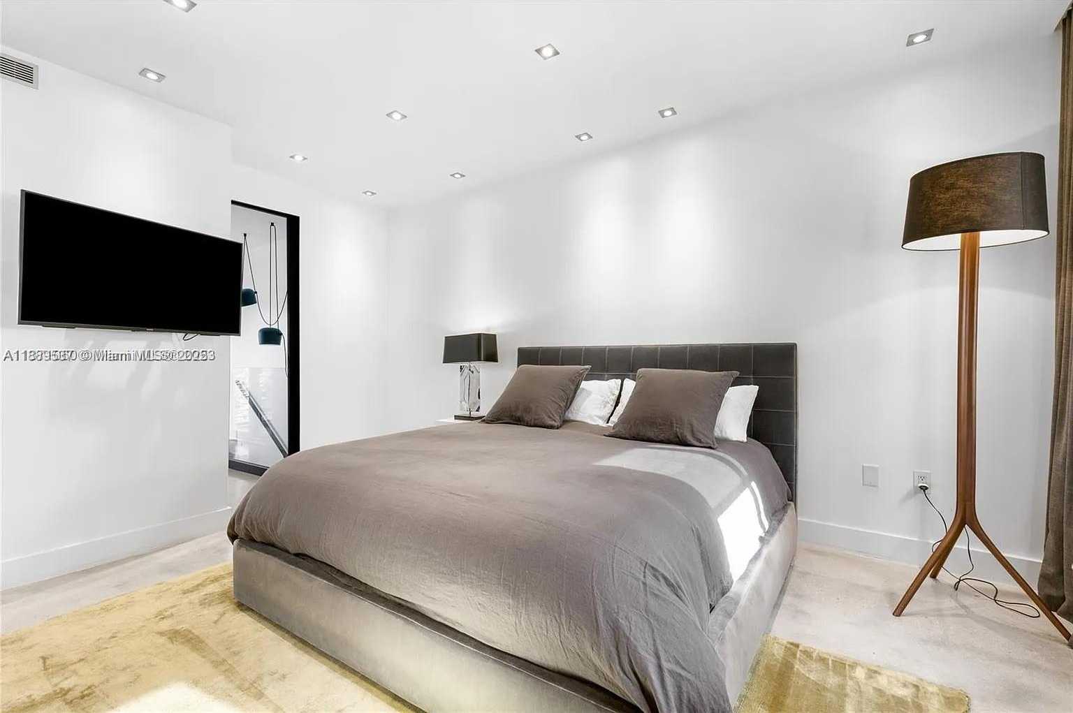 Small Image of 1024 LENOX AVE #8, Miami Beach Number 12