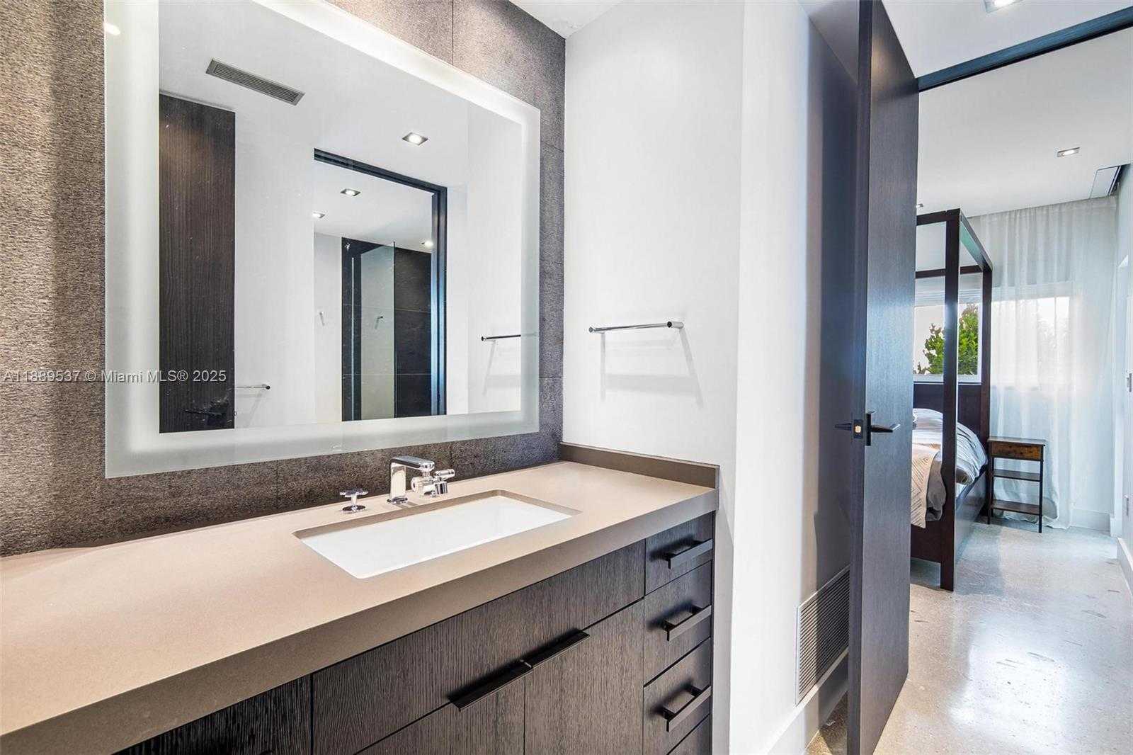 Small Image of 1024 LENOX AVE #8, Miami Beach Number 20