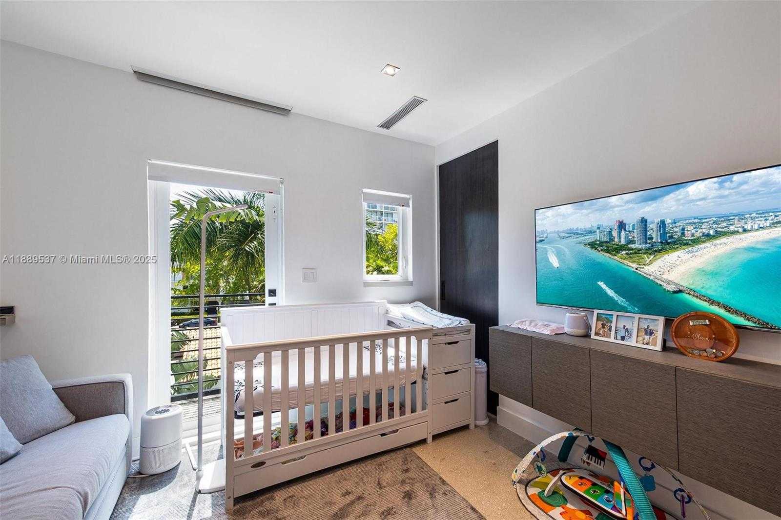 Small Image of 1024 LENOX AVE #8, Miami Beach Number 24