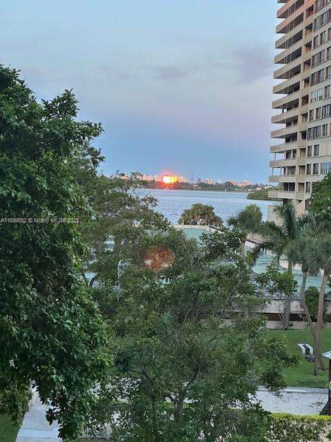 Small Image of 11111 BISCAYNE BLVD #6B, Miami Number 10