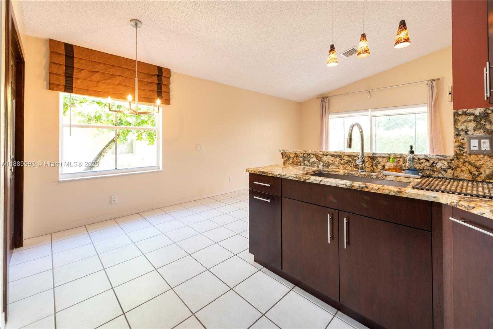 Small Image of 1886 SIRIUS LN, Weston Number 13