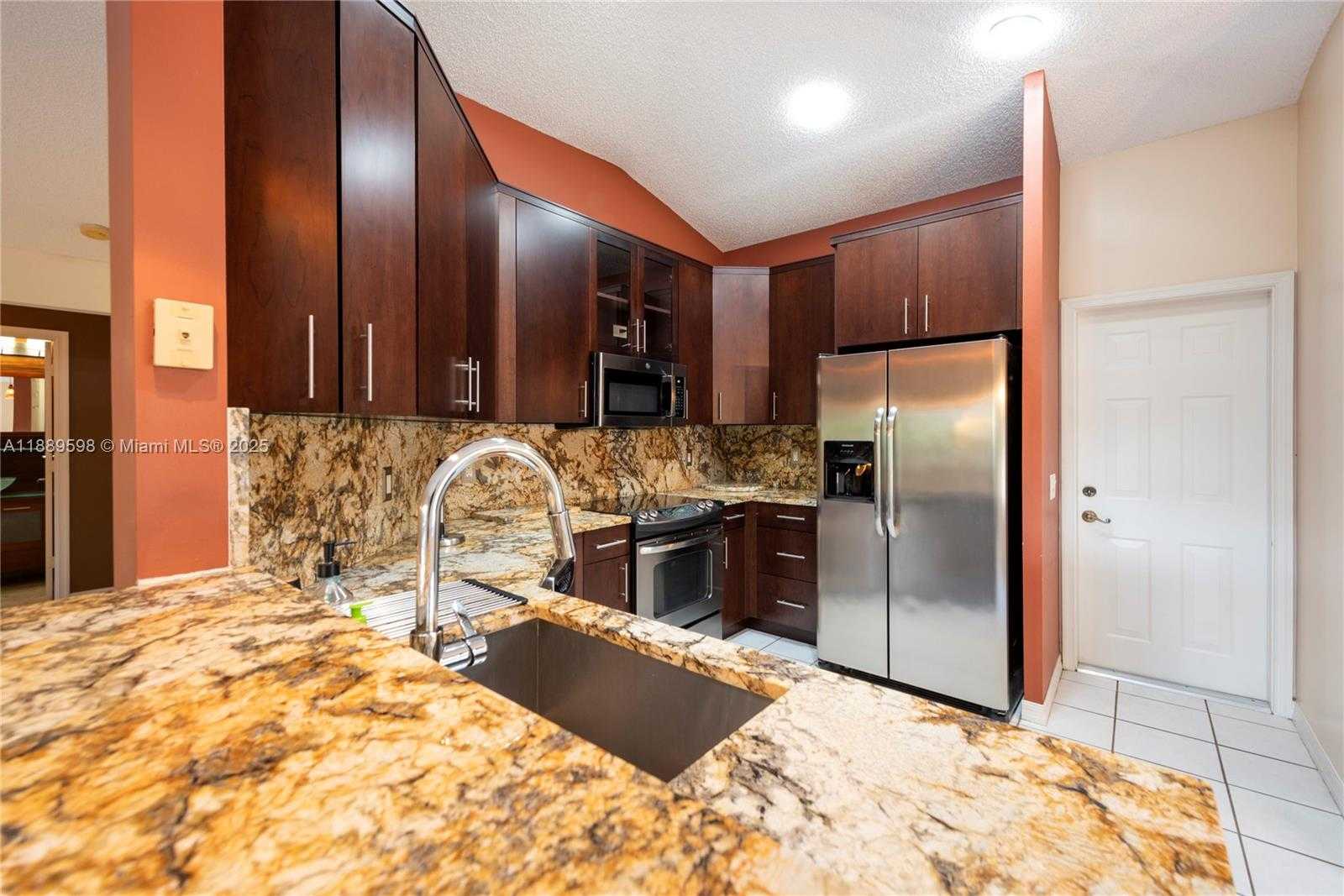 Small Image of 1886 SIRIUS LN, Weston Number 15