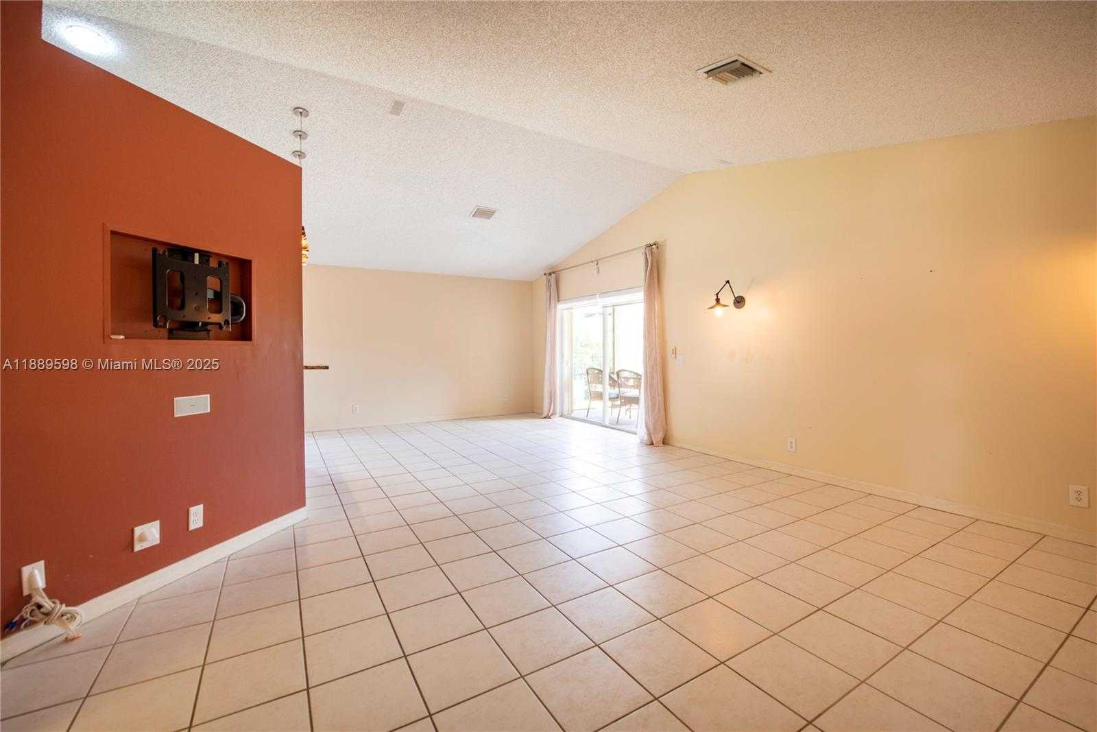 Small Image of 1886 SIRIUS LN, Weston Number 18