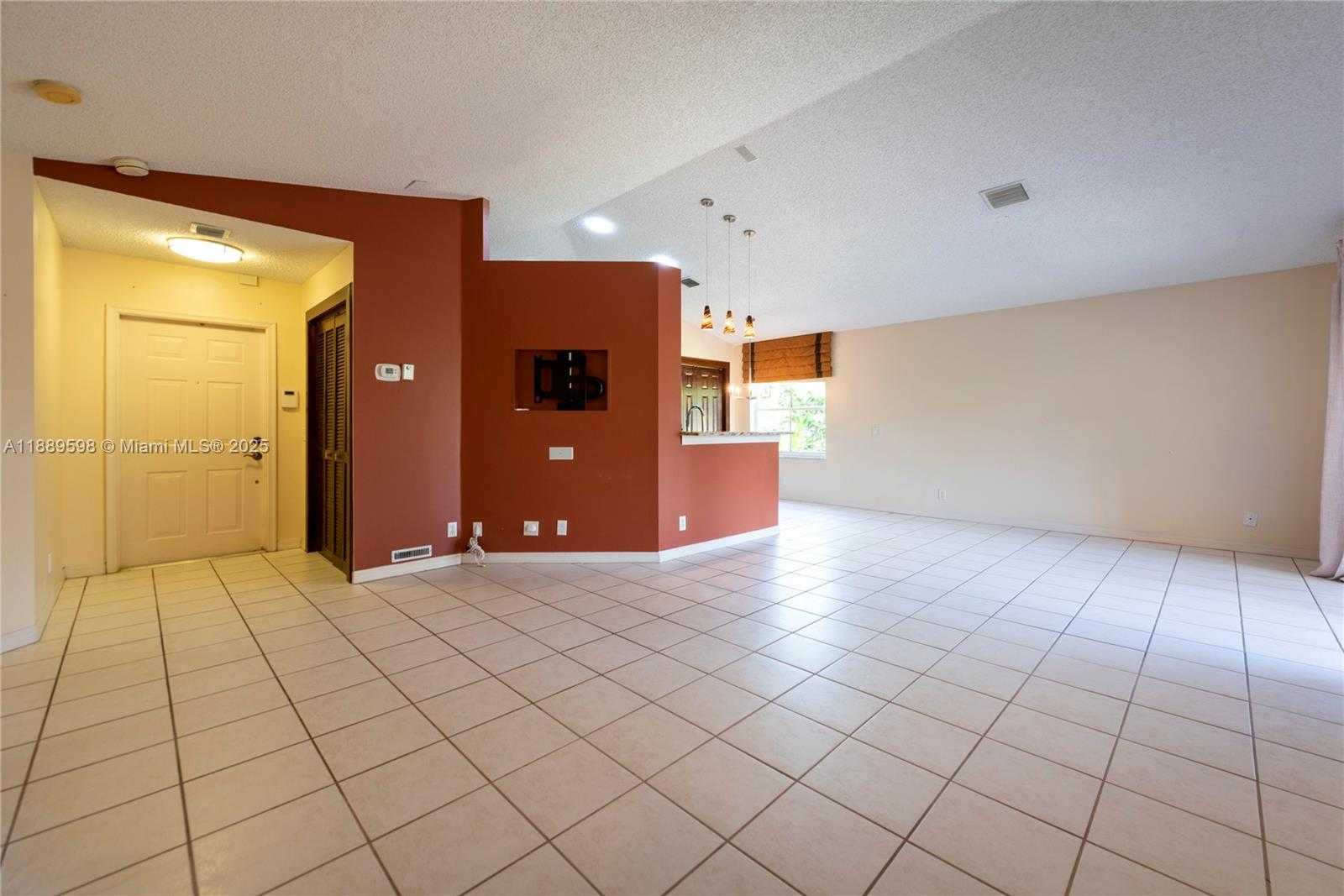 Small Image of 1886 SIRIUS LN, Weston Number 19